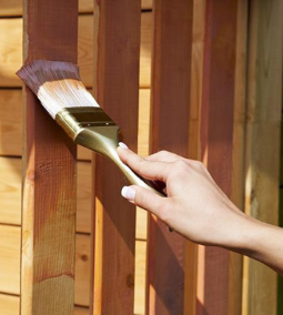 Hogyan ápold a kerti bútorokat, és a fa teraszt?